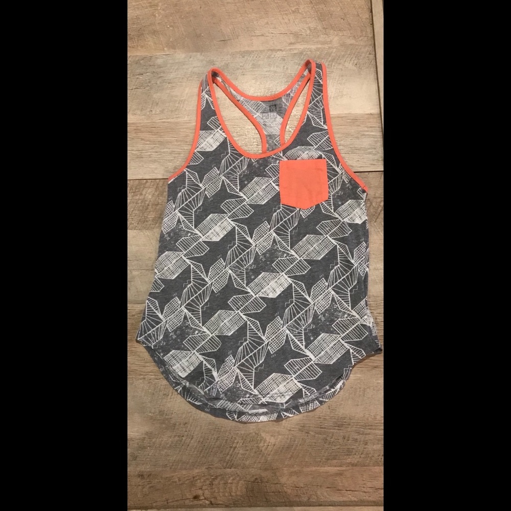 Nollie pocket tank
